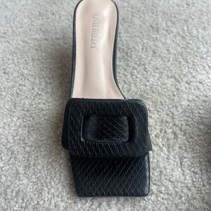 Kitten heels